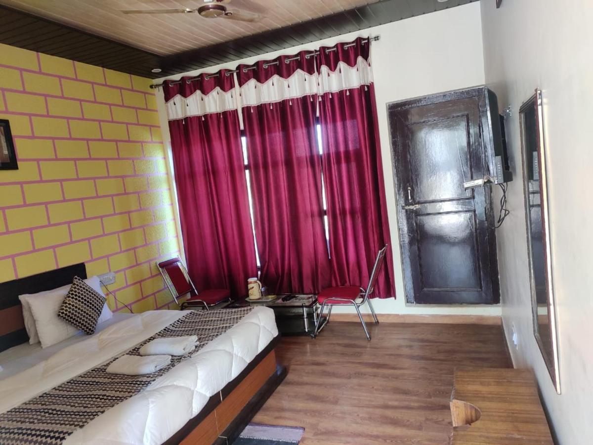 Hotel Deepraj, Kausani Bagian luar foto