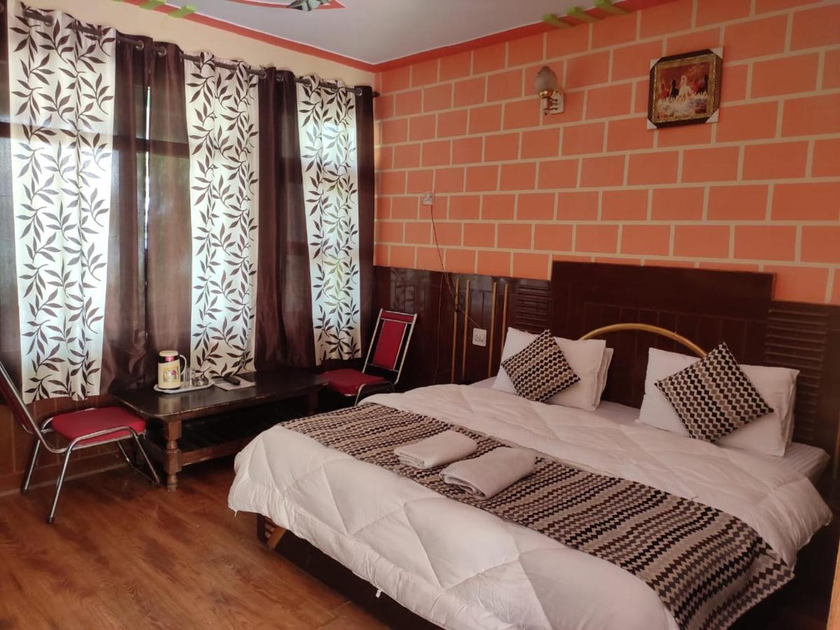 Hotel Deepraj, Kausani Bagian luar foto