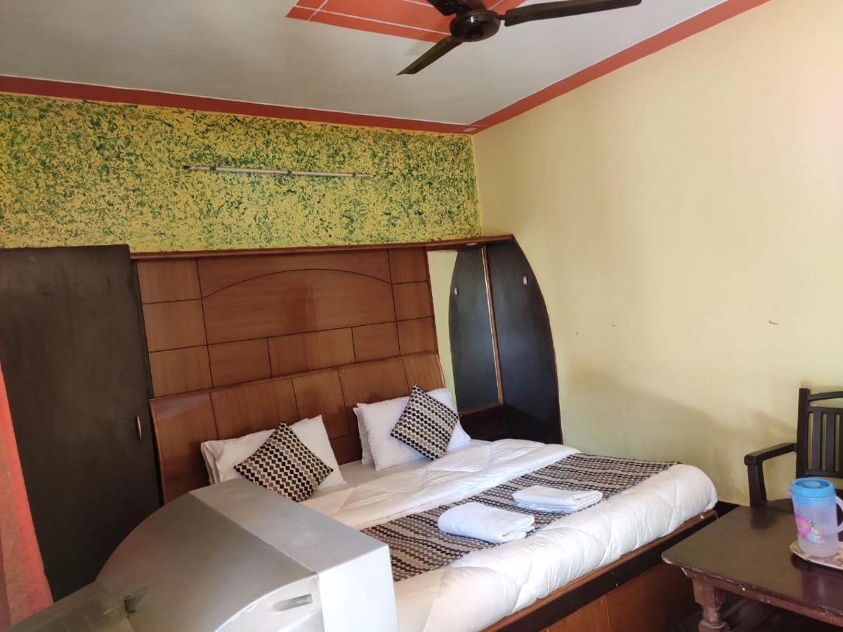 Hotel Deepraj, Kausani Bagian luar foto