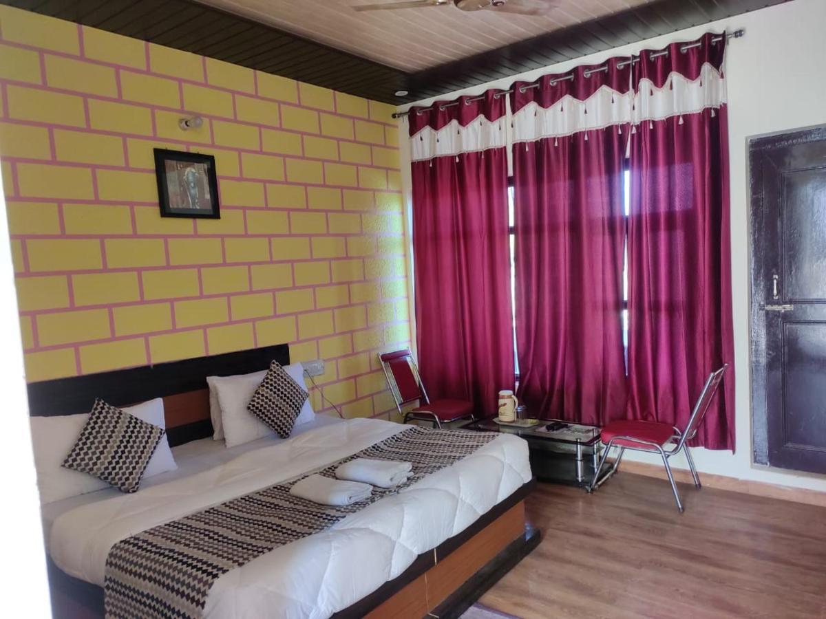 Hotel Deepraj, Kausani Bagian luar foto