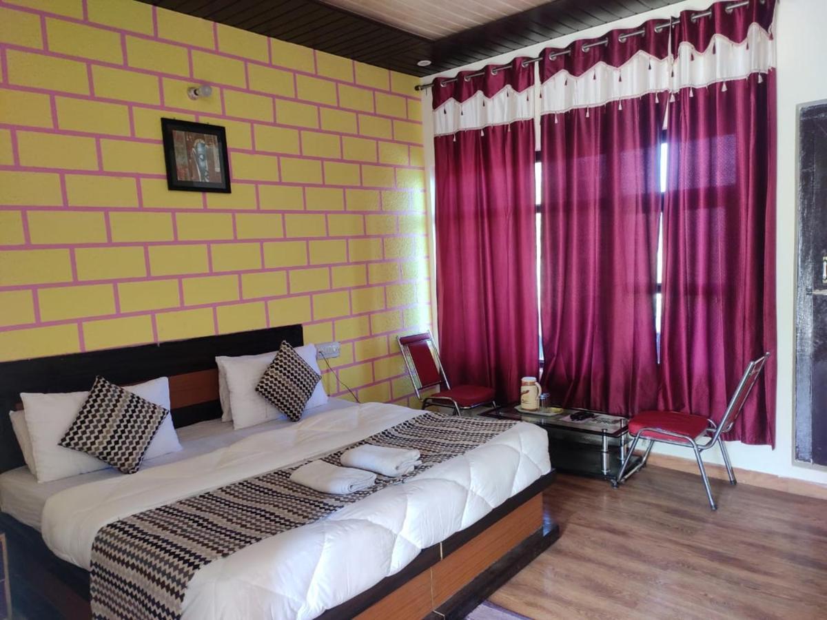 Hotel Deepraj, Kausani Bagian luar foto