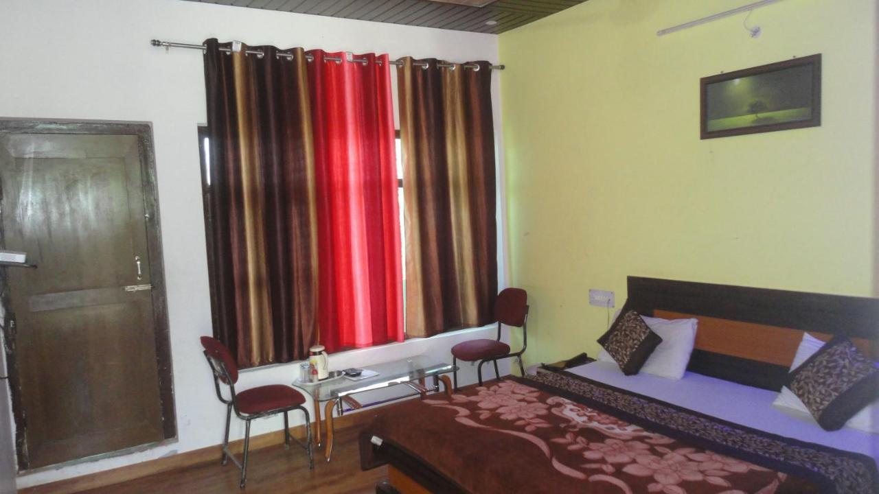 Hotel Deepraj, Kausani Bagian luar foto