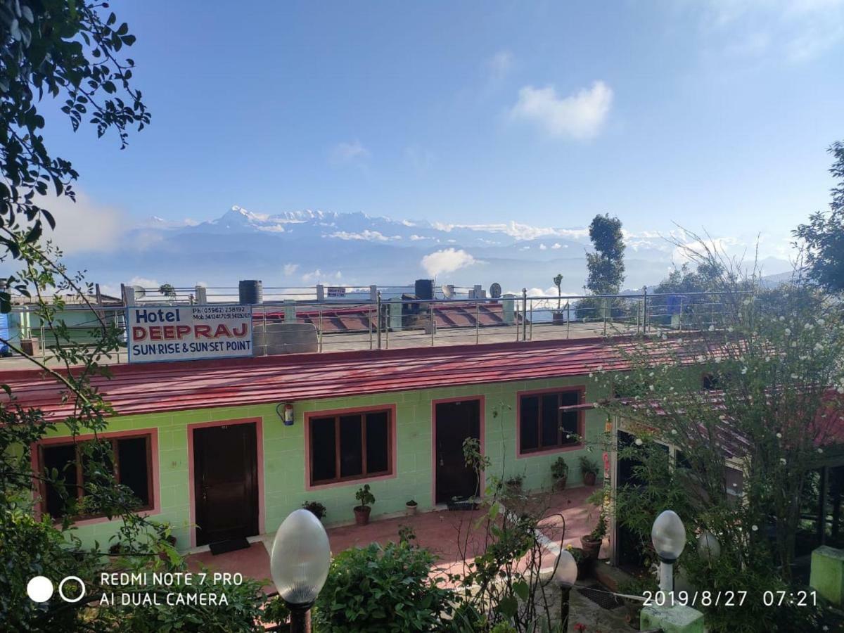 Hotel Deepraj, Kausani Bagian luar foto