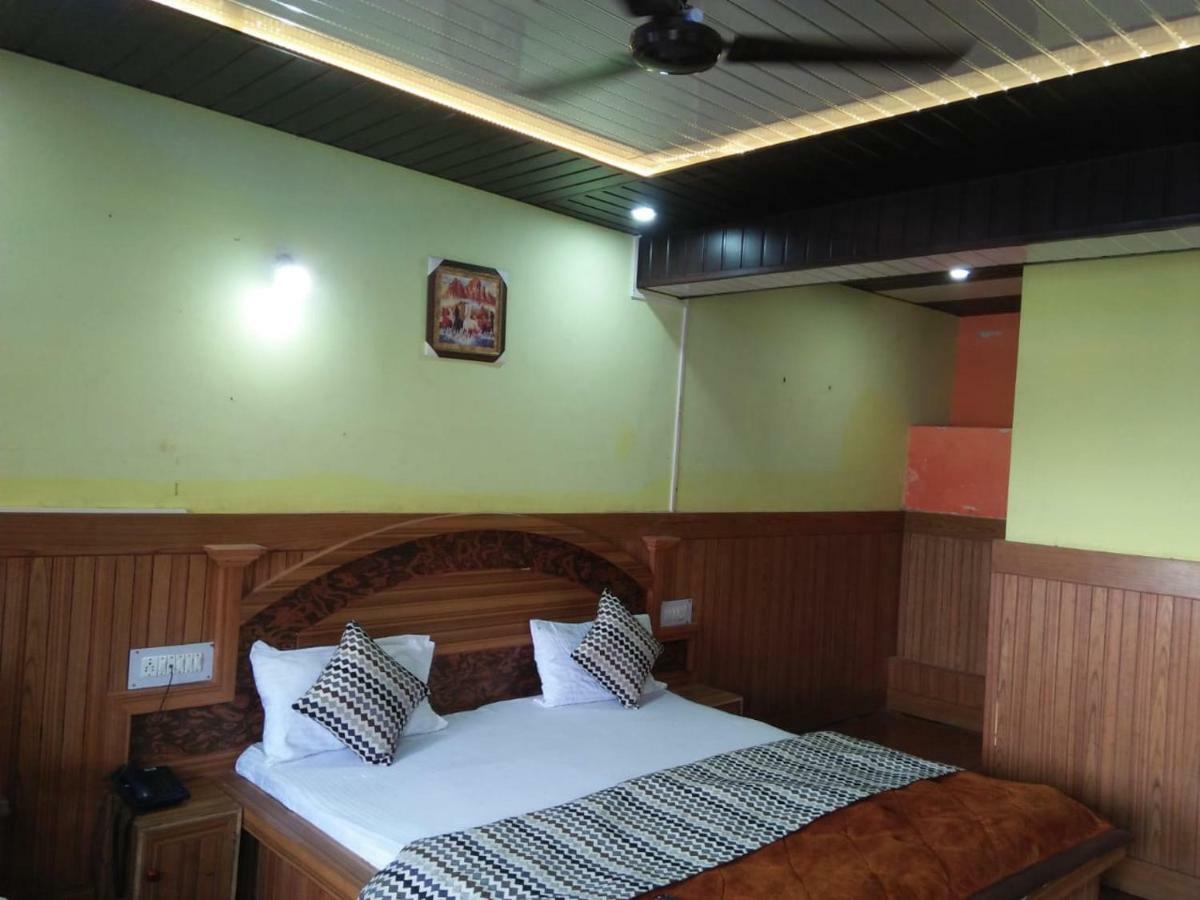 Hotel Deepraj, Kausani Bagian luar foto