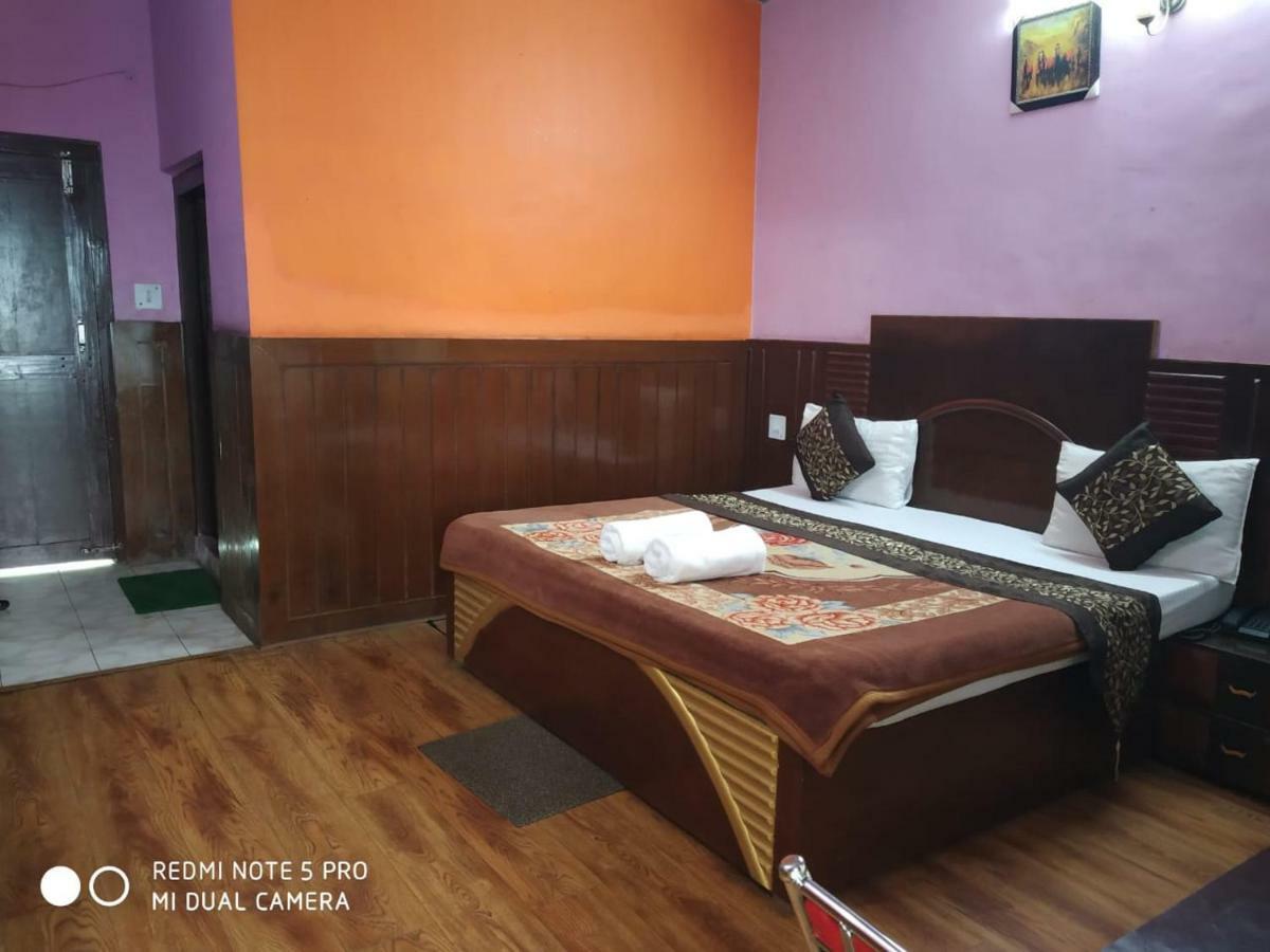 Hotel Deepraj, Kausani Bagian luar foto