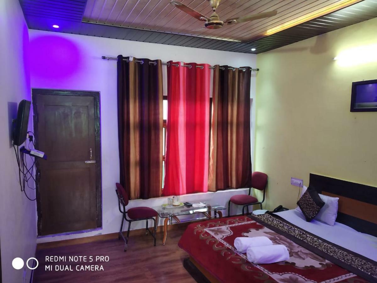 Hotel Deepraj, Kausani Bagian luar foto