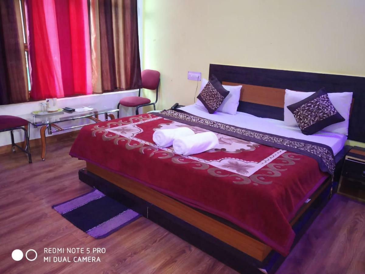 Hotel Deepraj, Kausani Bagian luar foto