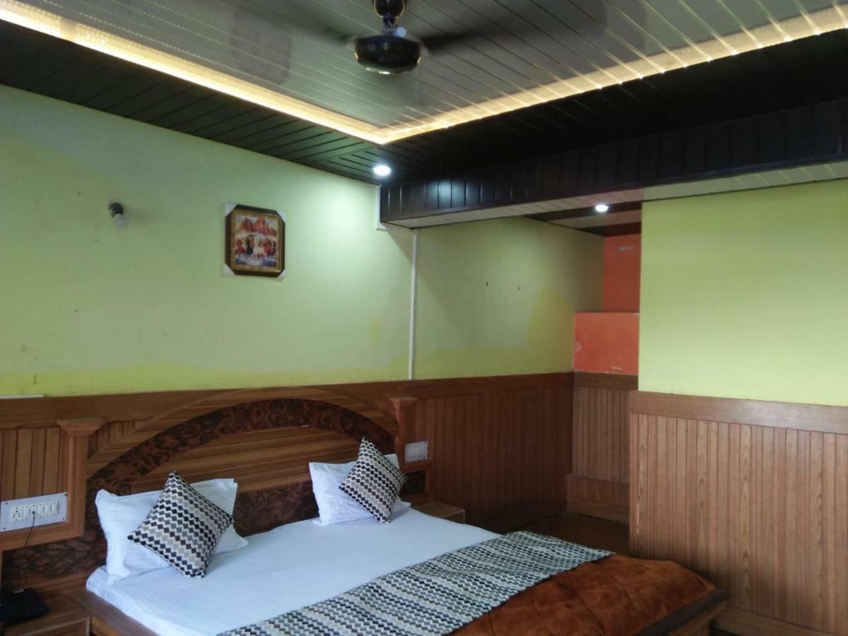 Hotel Deepraj, Kausani Bagian luar foto